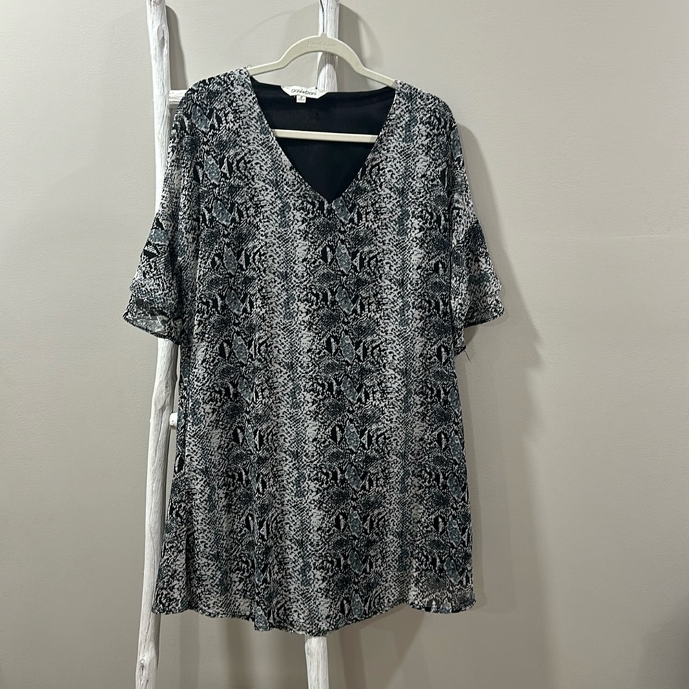 Women’s midi dress size M